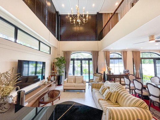 Sophisticated Modern Contemporary House and Lot For Sale in The Orchard