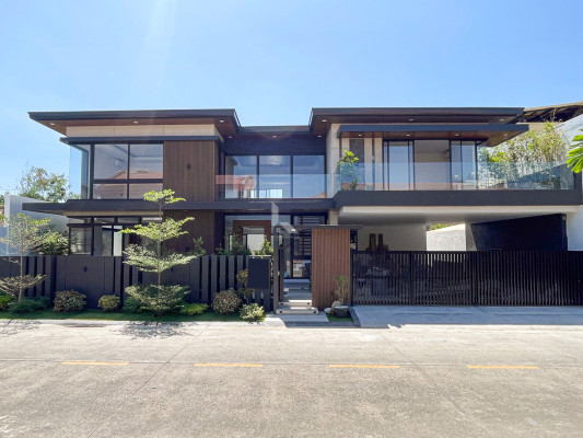 Luxurious Modern Tropical House and Lot For Sale in BF Homes,