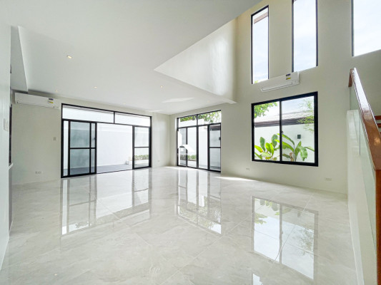 Elegant Modern Contemporary House and Lot in BF Homes