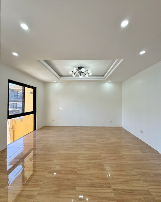 Brand New Modern House for Sale in Greenwoods Executive Village