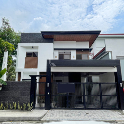 Stunning Brand New House For Sale with Pool in Greenwoods Executive Village, Pas