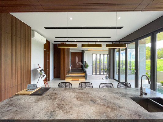 Luxurious Modern House and Lot with Superb Overlooking View
