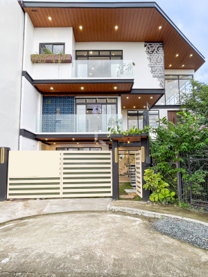 Elegant Modern Tropical House and Lot