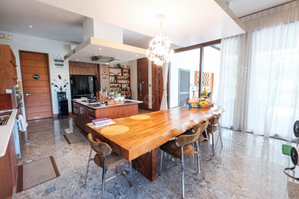 Own this Fabulous 4-Bedroom House in Manila Southwoods Estate