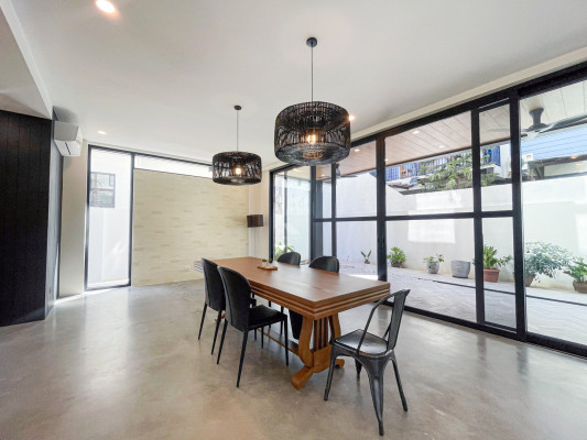 Classy Modern Contemporary House and Lot For Sale in Lindenwood Residences,