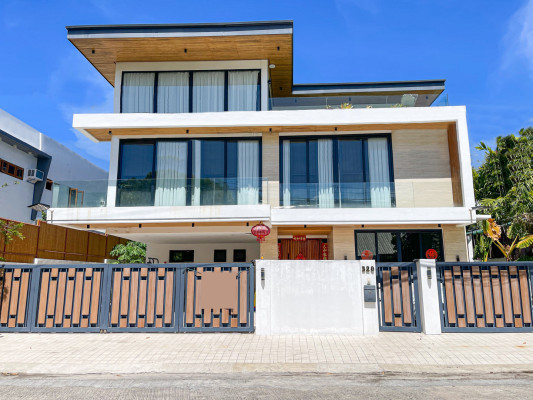 Sophisticated Modern Contemporary House and Lot For Sale