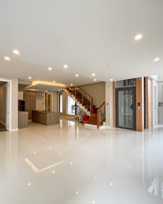 Notable Modern Contemporary House and Lot in BF Homes