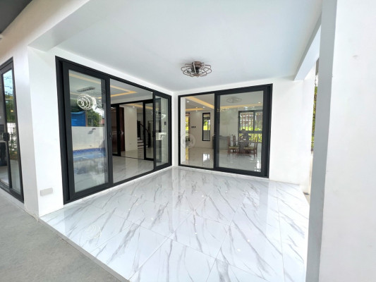 Stately Exquisite House and Lot for Sale