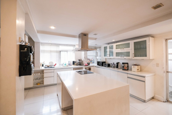 Discover this Sleek 6-Bedroom House in White Plains, Quezon City