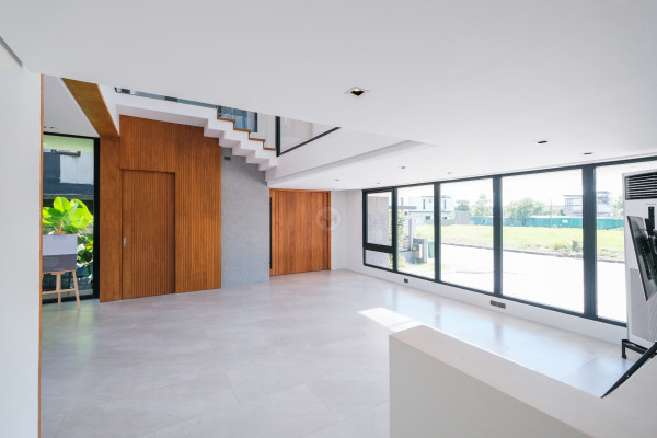 House and Lot for Sale in Alabang West Village