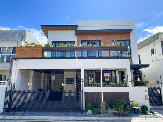 Splendid Modern Smart Home For Sale i
