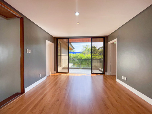 Classy Contemporary House and Lot For Sale