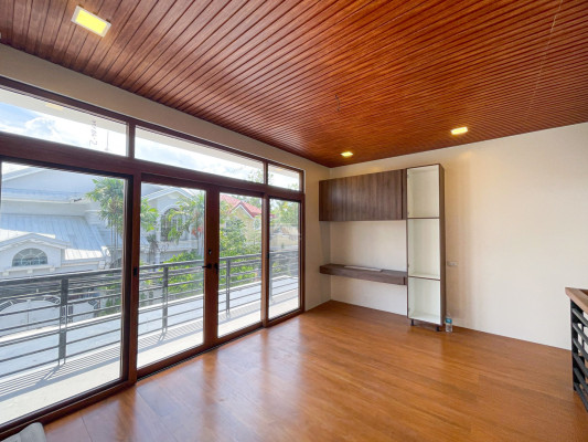 Sophisticated Modern Contemporary House and Lot For Sale
