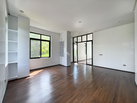 Sophisticated Modern Contemporary House and Lot For Sale in Casa Milan