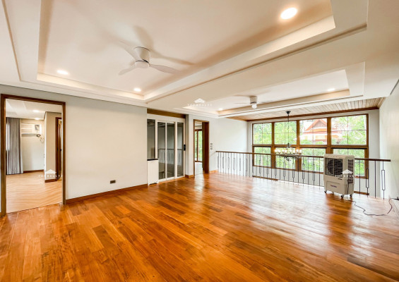 Loyola Grand Villas