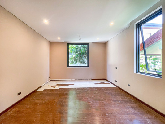 Notable Modern Contemporary House and Lot in Tahanan Village