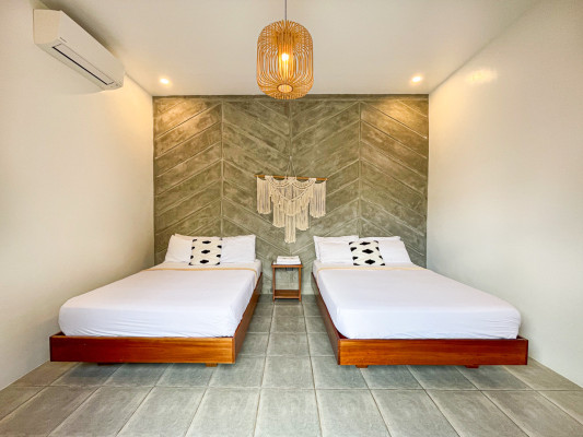 Cozy Luxury Farmhouse For Sale in Alfonso, Cavite