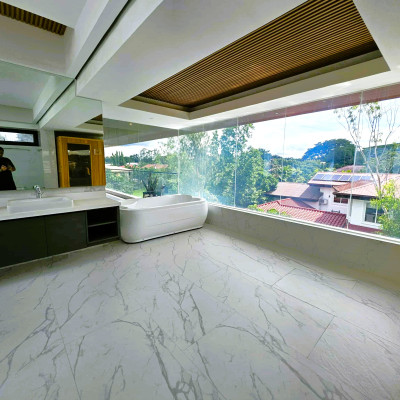 Stunning 8-Bedroom House and Lot for Sale