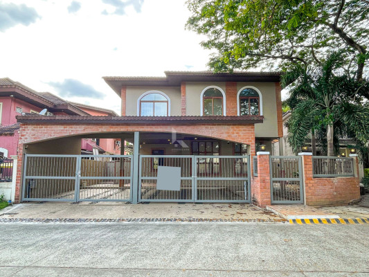 Classy Contemporary House and Lot For Sale in Portofino Heights