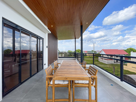 Cozy Fully Furnished Modern Contemporary House and Lot For Sale