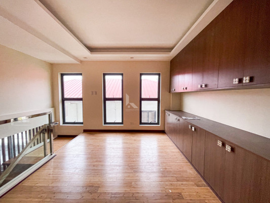 Classy Semi-furnished Modern Contemporary