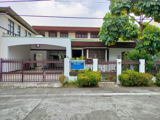 2 Storey Home For Sale in Alabang 400 Muntinlupa