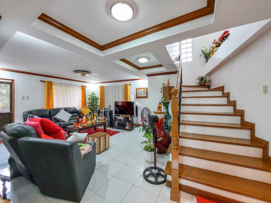 2 Storey House and Lot for Sale in La Residencia De Sta Rosa, Laguna