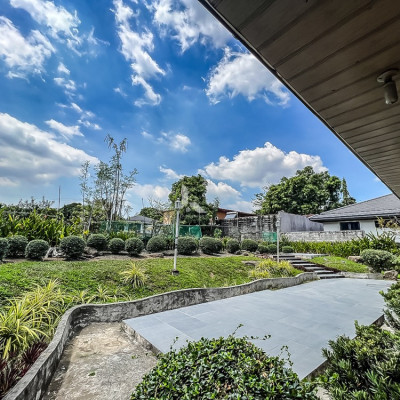 Pleasing peaceful house and lot for sale in Green Meadows, Quezon City.