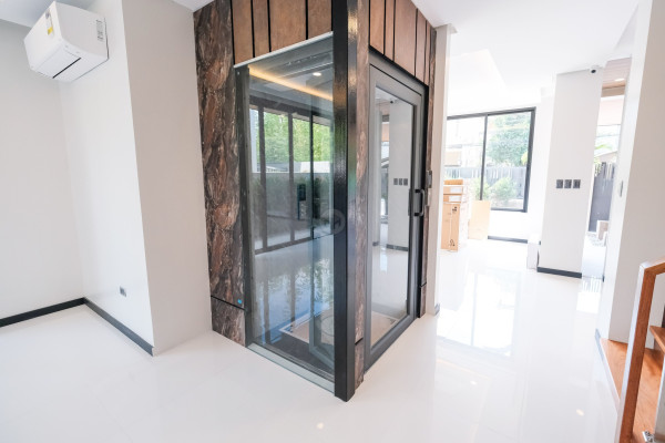 Stunning 5-Bedroom House and Lot for Sale in BF Homes, Parañaque