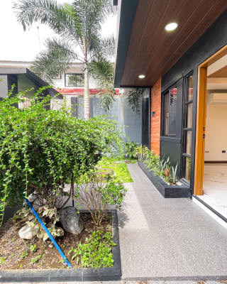 Gorgeous Modern Contemporary House and Lot