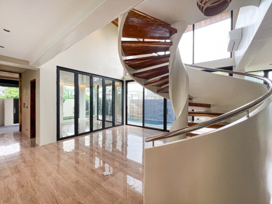 Sophisticated Modern Contemporary House and Lot For Sale