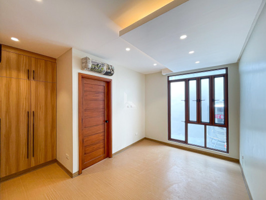 Notable Modern Contemporary House and Lot For Sale in Greenwoods Executive Villa