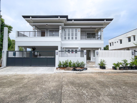 Bright and Airy Modern Contemporary House and Lot