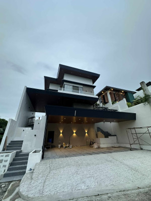 Brilliant 4-Bedroom House and Lot for Sale