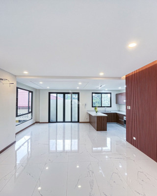 Sophisticated 4-Storey Modern Townhouse in New Manila