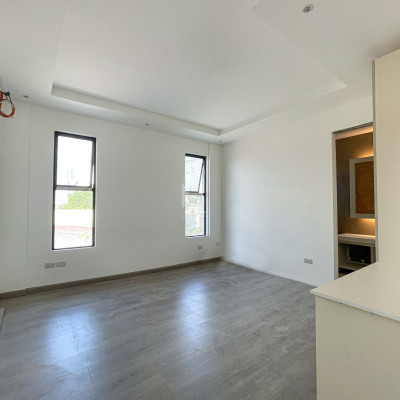 Remarkable Modern Asian For Sale in BF Homes