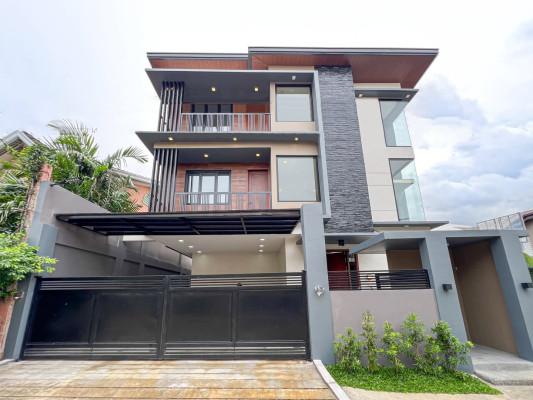 Sale: Sophisticated Modern Contemporary Home