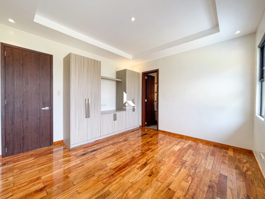 Elegant Modern Contemporary House and Lot in BF Homes