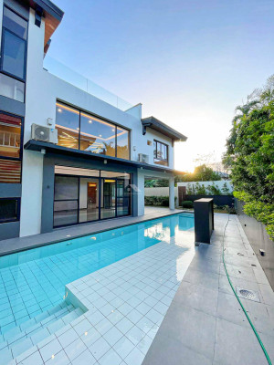 Breathtaking Fully Furnished Modern Contemporary Home in Ayala