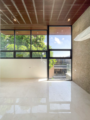 Notable Modern Contemporary House and Lot in Tandang Sora