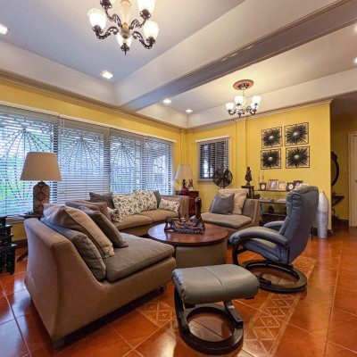 Notable Contemporary 4-Bedroom House and Lot For Sale in Don Antonio Royale