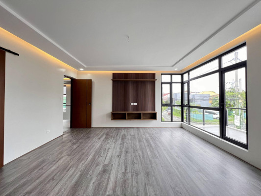 Fabulous 5-Bedroom Corner House and Lot for Sale