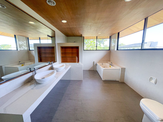 Classy Contemporary House and Lot For Sale