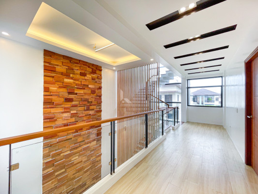 Gorgeous Modern Contemporary House and Lot For Sale in Greenwoods Executive Vill