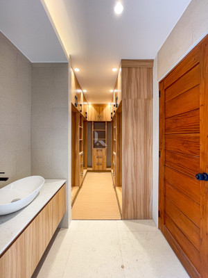 Notable Modern Contemporary House and Lot For Sale in Greenwoods Executive Villa