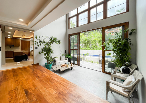 Loyola Grand Villas