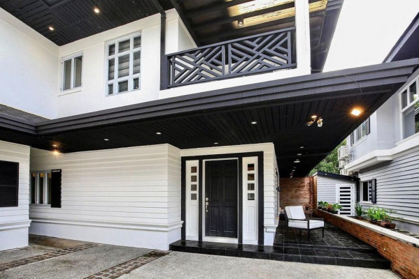 Capitol Hills QC House & Lot For Sale