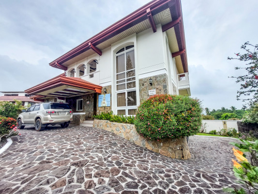 3 Storey House and Lot for Sale in Ayala Greenfields, Calamba Laguna