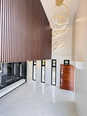 Elegant 5-Bedroom House and Lot for Sale