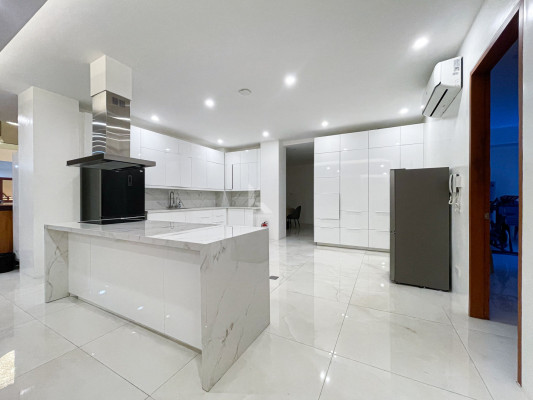 Vast Magnificent House and Lot For Sale in Brentville International